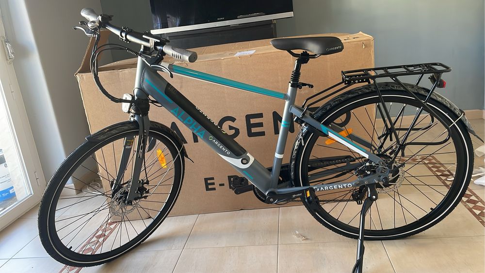 Bicicleta  Alpha Argento Seminova, com até 80km de Autonomia.