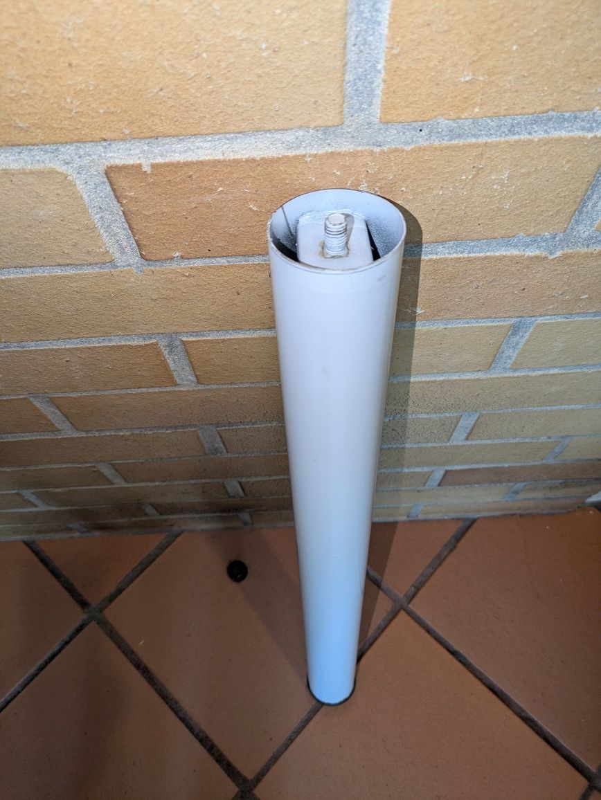 Perna metálica de mesa