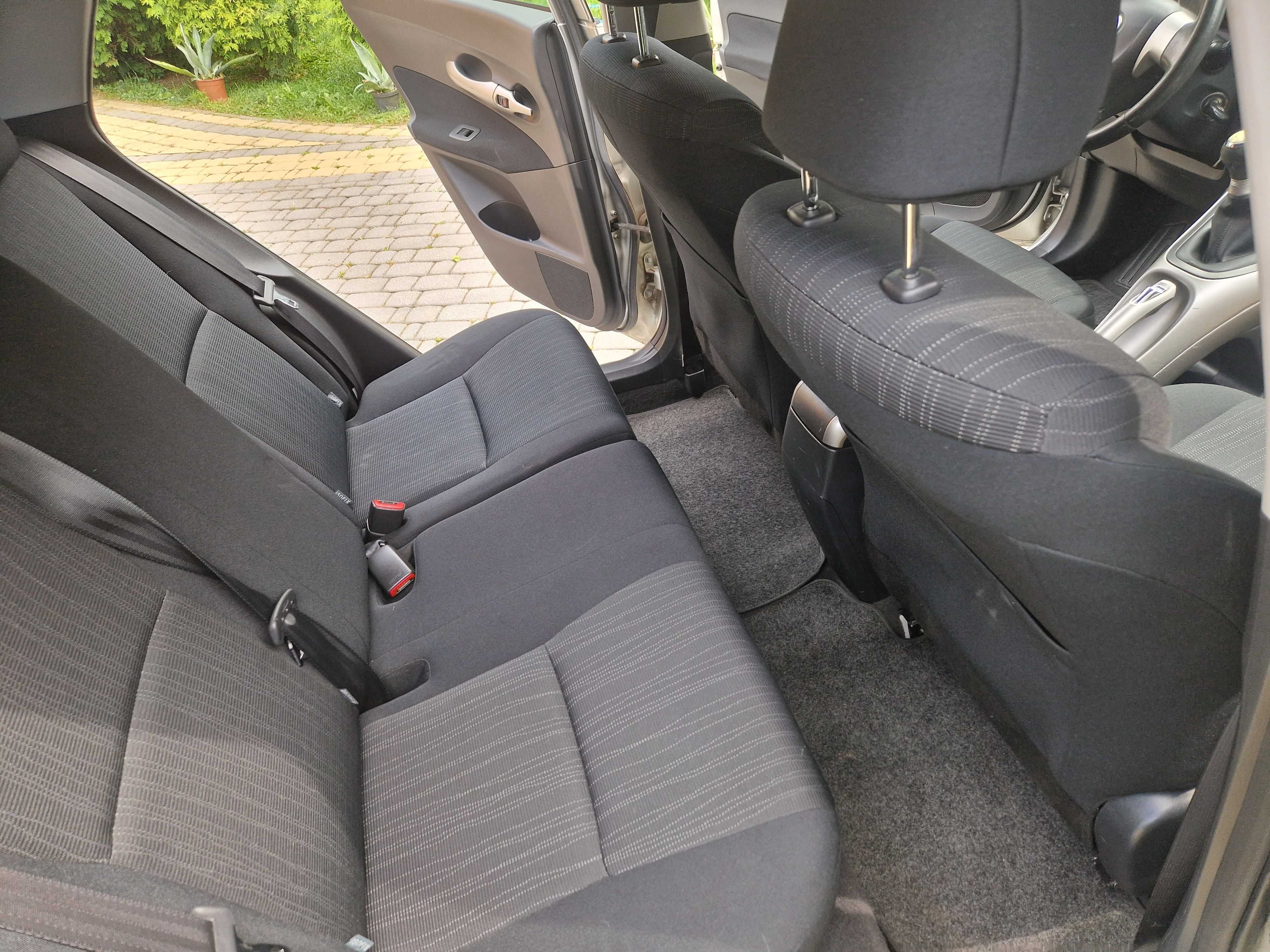 Toyota Auris 1.4 Benzyna • 2008 •