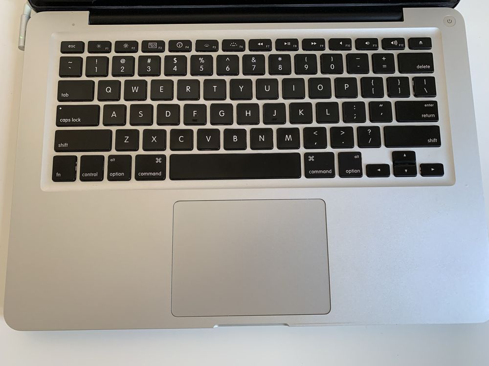 MacBook Pro 13 plegadas (agosto 2011)