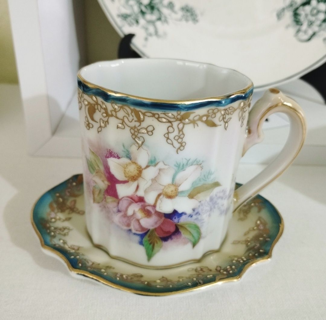 Belíssima Chávena de Chá em Porcelana com Decoração Floral