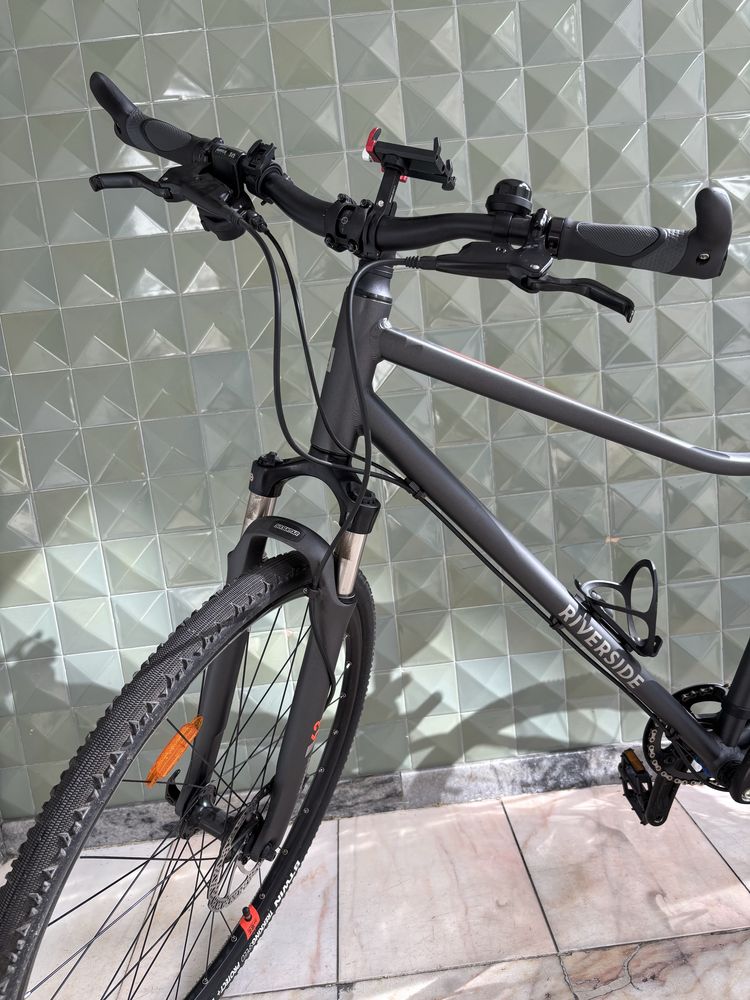 Bicicleta de Trekking Riverside 900 (cinza laranja) tamanho M