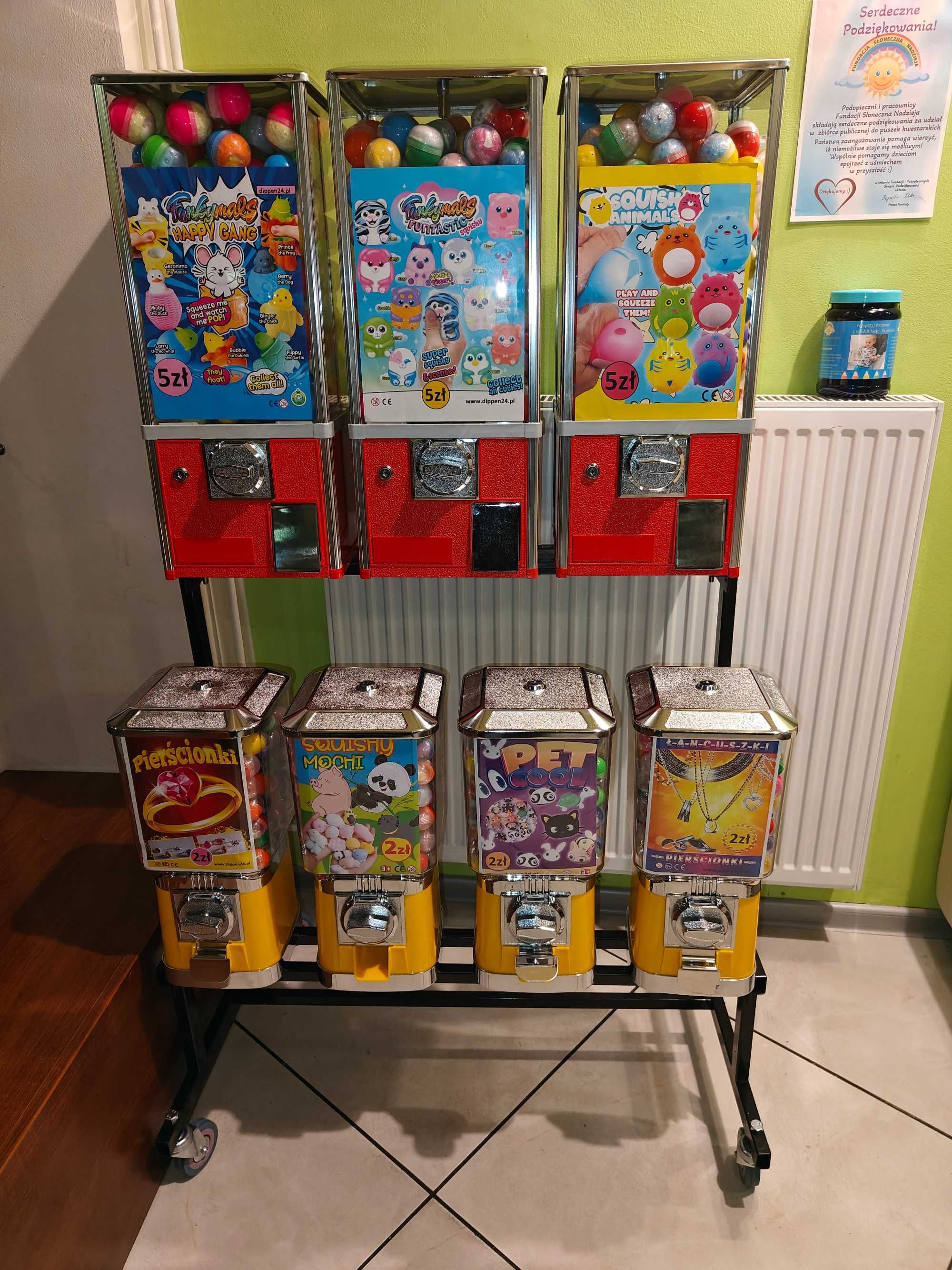 Automat zarobkowy, sprzedający kulki, na kulki, Kulkomat- Do klienta