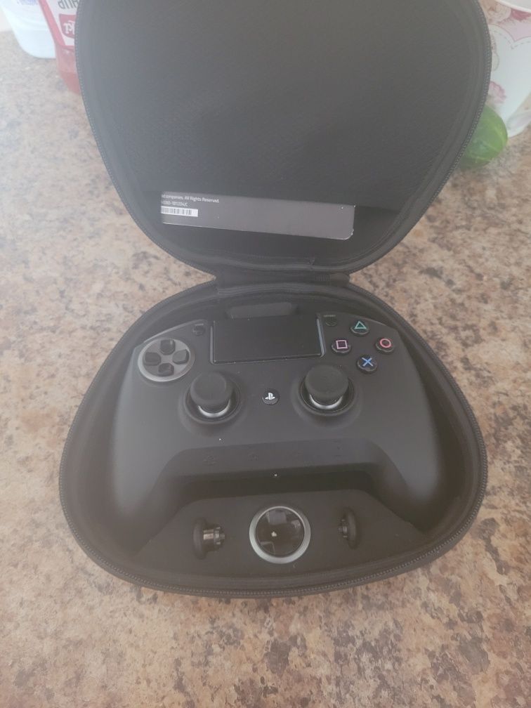 Pad Kontroler Razer Raiju ultimate do PC i PlayStation 4