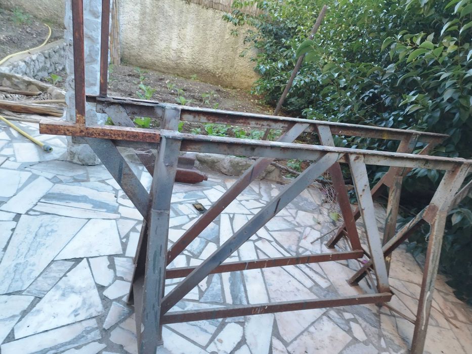 2 cavaletes em ferro para Serralharia