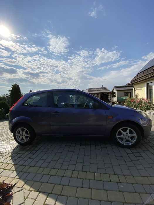 Продаю Ford Fiesta 1.3 2005