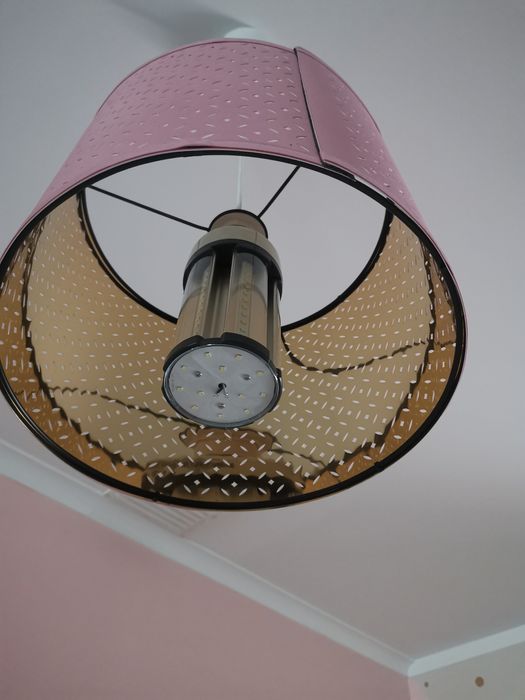 Candeeiro em excelente estado como novo