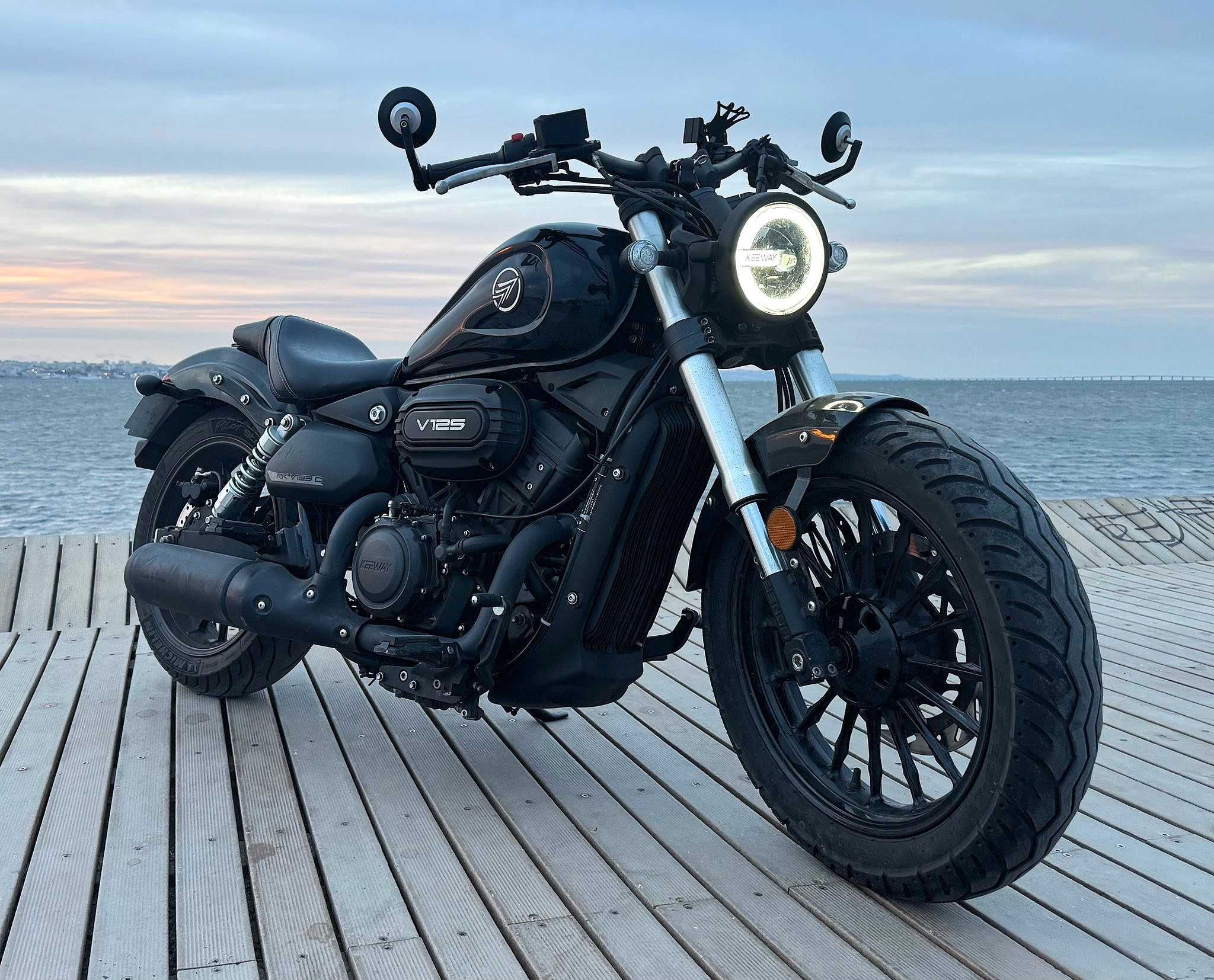 OPORTUNIDADE! Mota Keeway V-Cruise 125 – Pneus Michelin - 13.700km