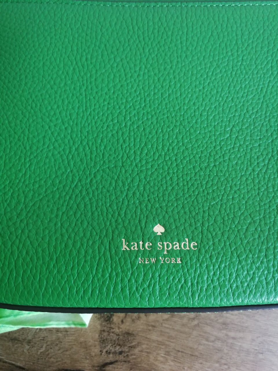 Elegancka oryginalna zielona torebka od Kate Spade New York hit 2024