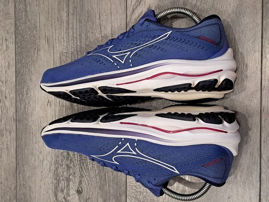 Оригінальні кросівки Mizuno Wave Rider 25