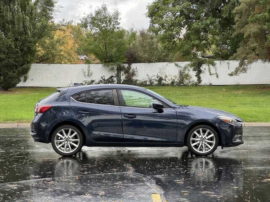 Mazda 3 Grand Touring      2017