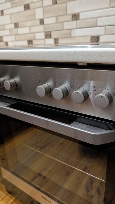 Вбудована електроплита та електродуховка BEKO