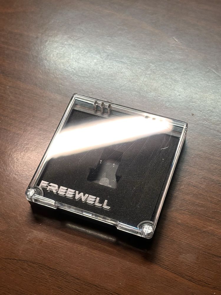Caixa Freewell (para filtros, usb, ou cartoes SD)