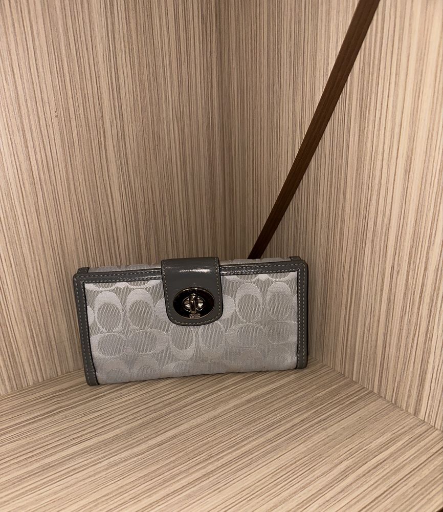 Женский серый оригинальный кошелек coach !