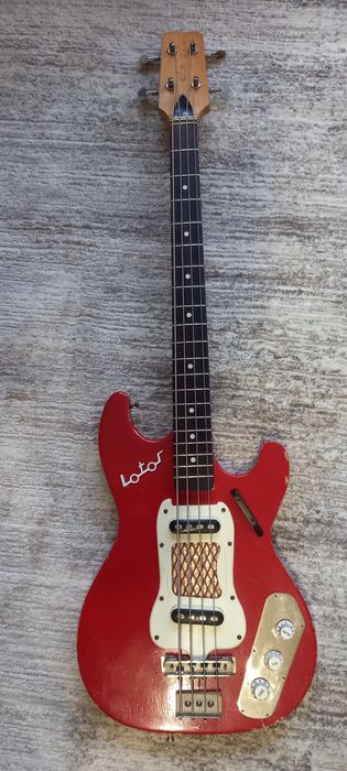 Defil lotos gitara basowa