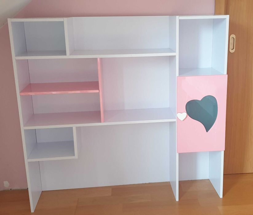 Meble dla dziewczynki biało - różowe  komplet  8 elementów w serca