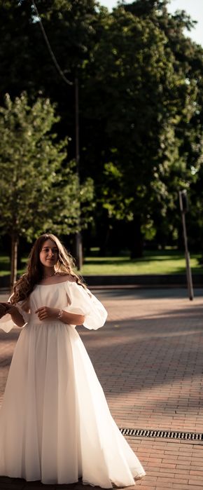 Весільна сукня , дуже гарна та ніжна