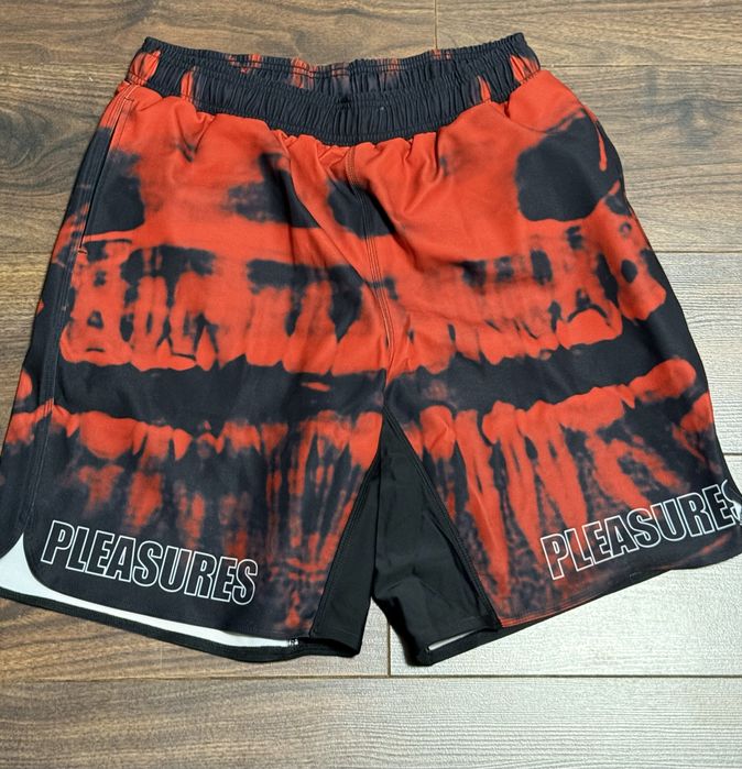 Нові шорти PLEASURES