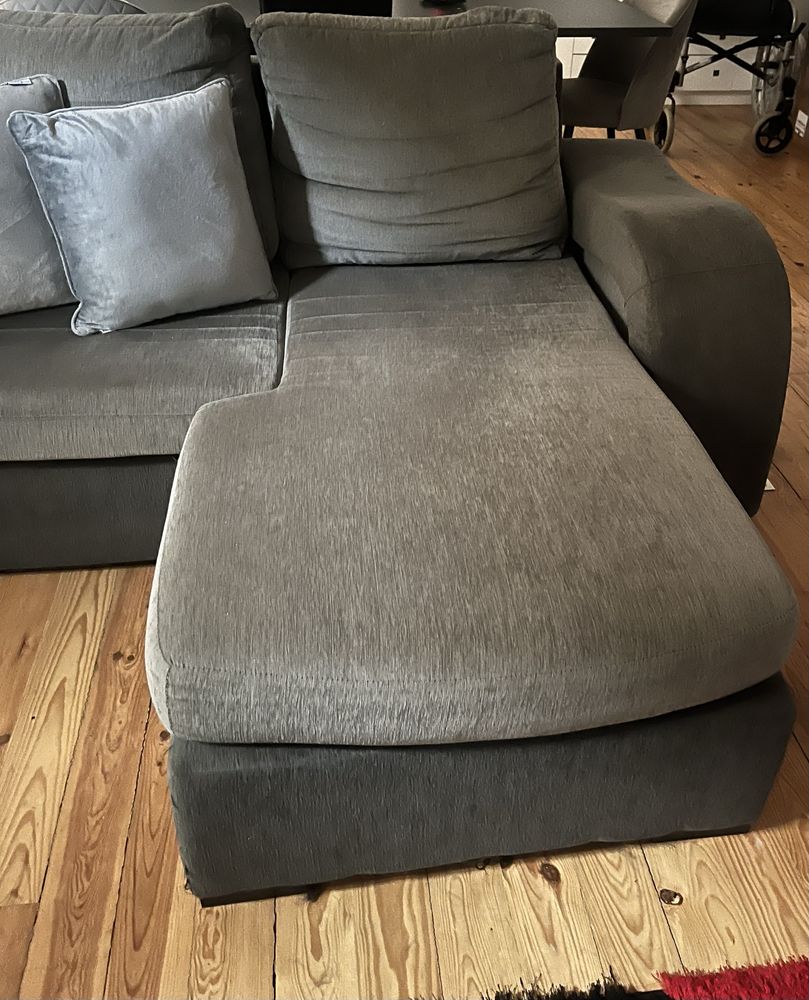 sofá cinza usado com chaise long