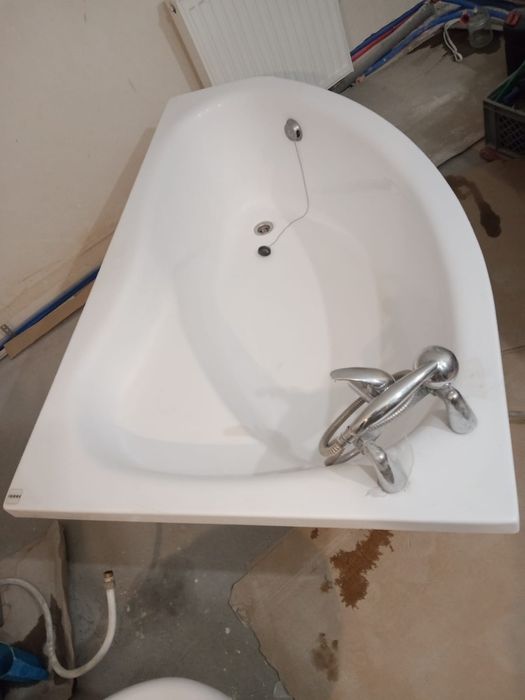 Wanna narożna używana, stan dobry