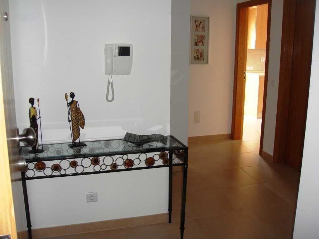 T1 - 4 /5 pessoas Altura churrasqueira, terraço,100 metros da praia .