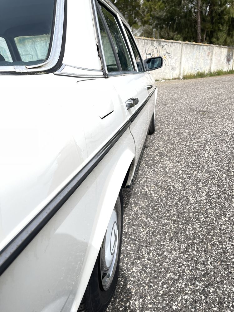 Mercedes 300d W123