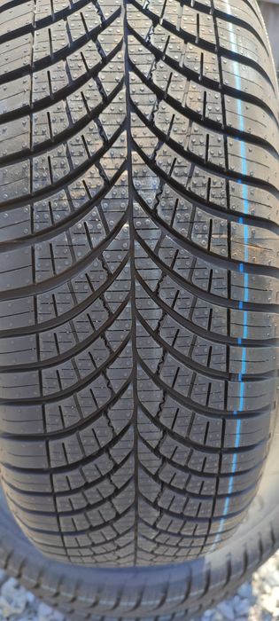 195/60R16 Peugeot 2008  całoroczne Goodyear Vector zamiennik 205/55R16