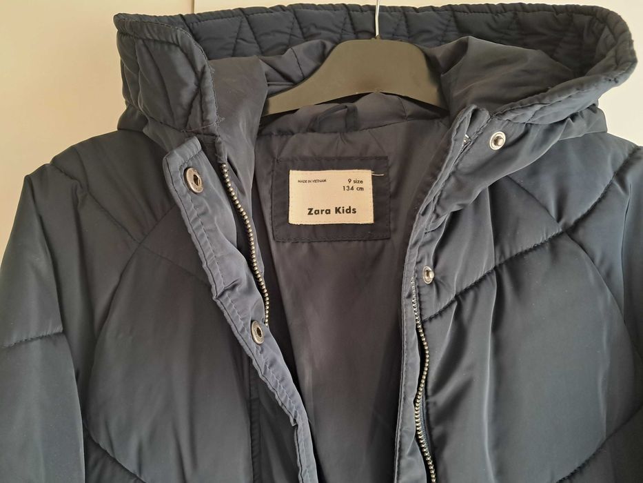 Blusão Acolchoado Azul-Marinho com Capuz – Como Novo!