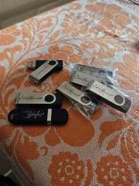ЛОТ 7 шт. Флешки USB 4GB (3.74) нові
