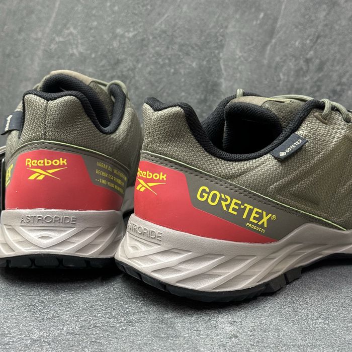 ОРИГІНАЛ 100 % Водонепроникні Кросівки Reebok Gore tex GX3601 /42.5 р