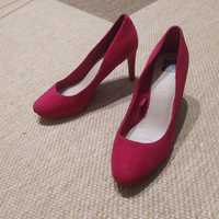 Zamszowe buty na obcasie Debenhams r. 39