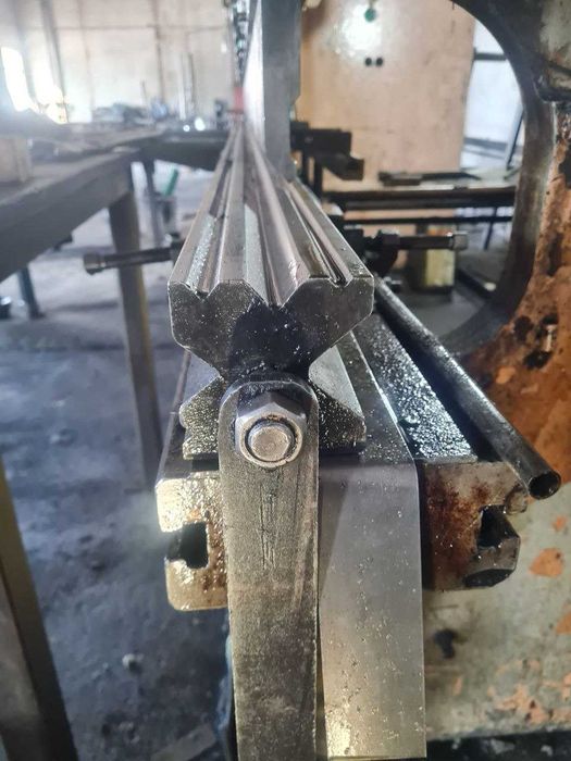 Листогибочный пресс