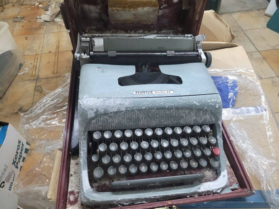 Maquina de escrever Olivetti