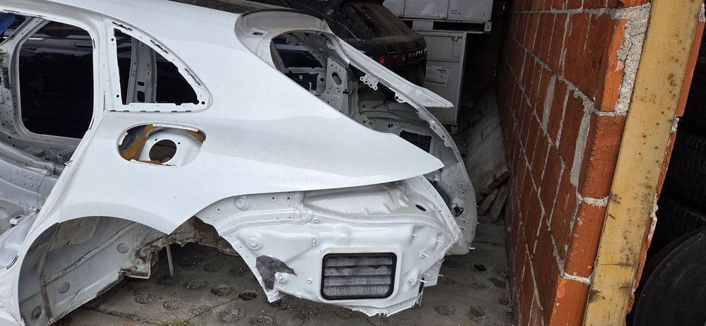 Tył dupa ćwiartka Porsche Panamera 971