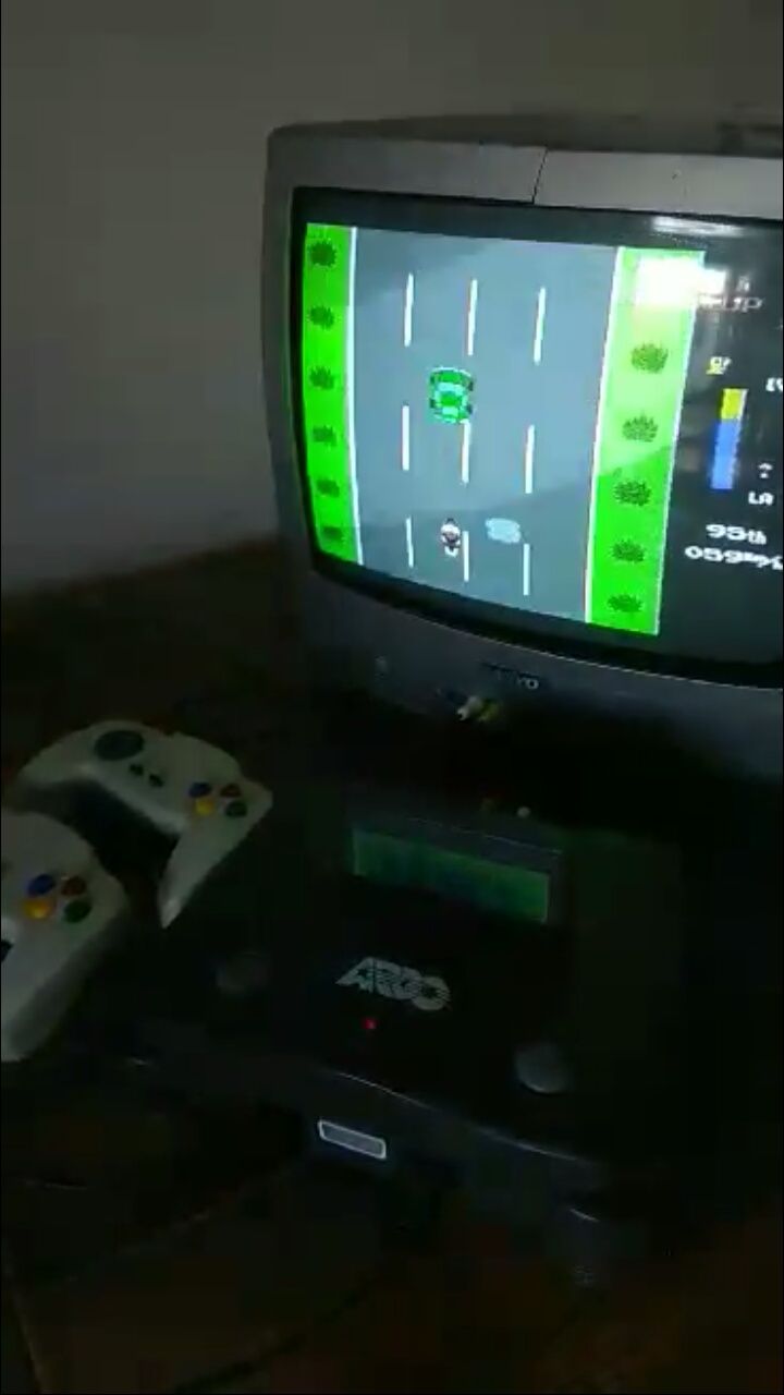 Consola com 84 jogos+ televisão