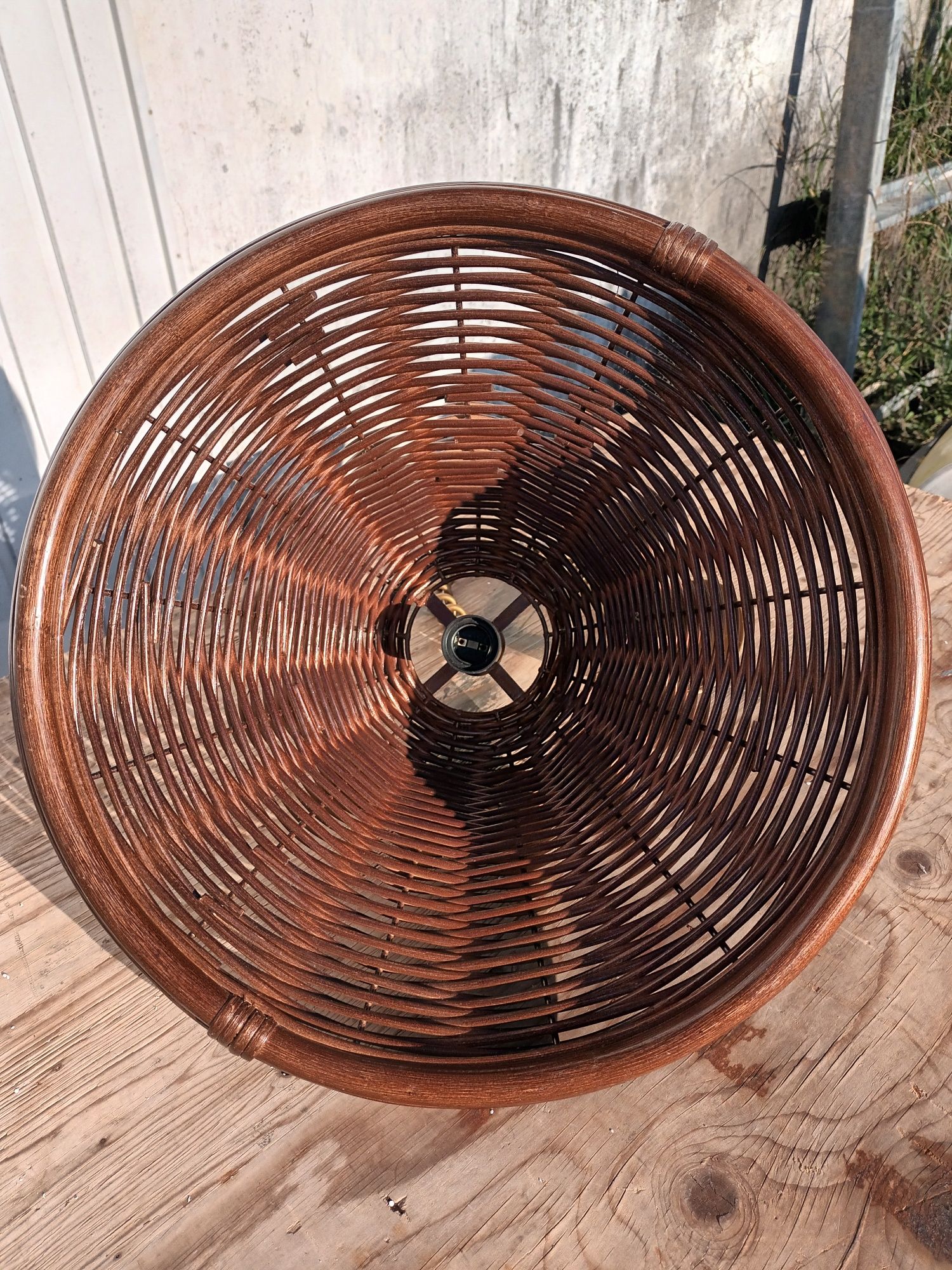 Candeeiro de tecto de excelente qualidade e estado