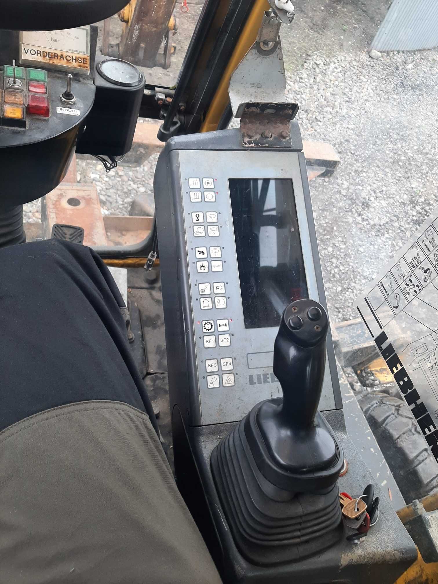 koparka dwudrogowa Liebherr A 900C ZW