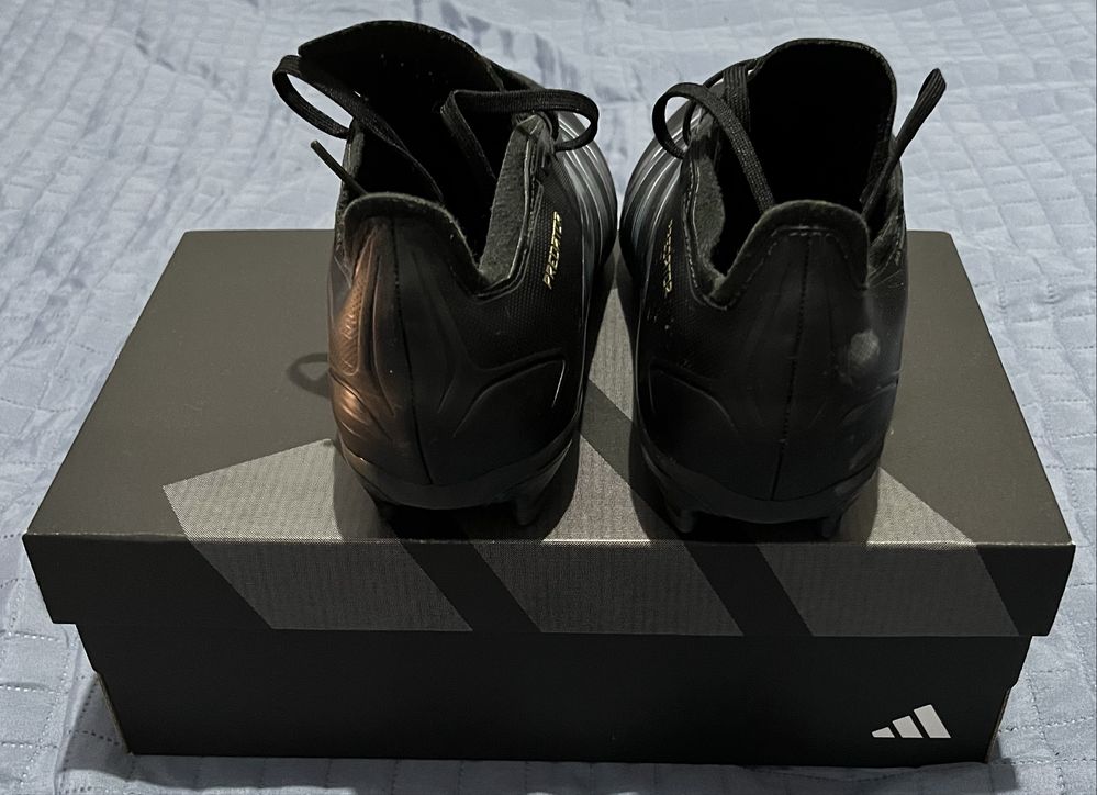 Chuteiras de Futebol Predator League