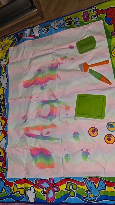 Mata interaktywna do malowania dzieci Aquadoodle 80x80 TOMY
