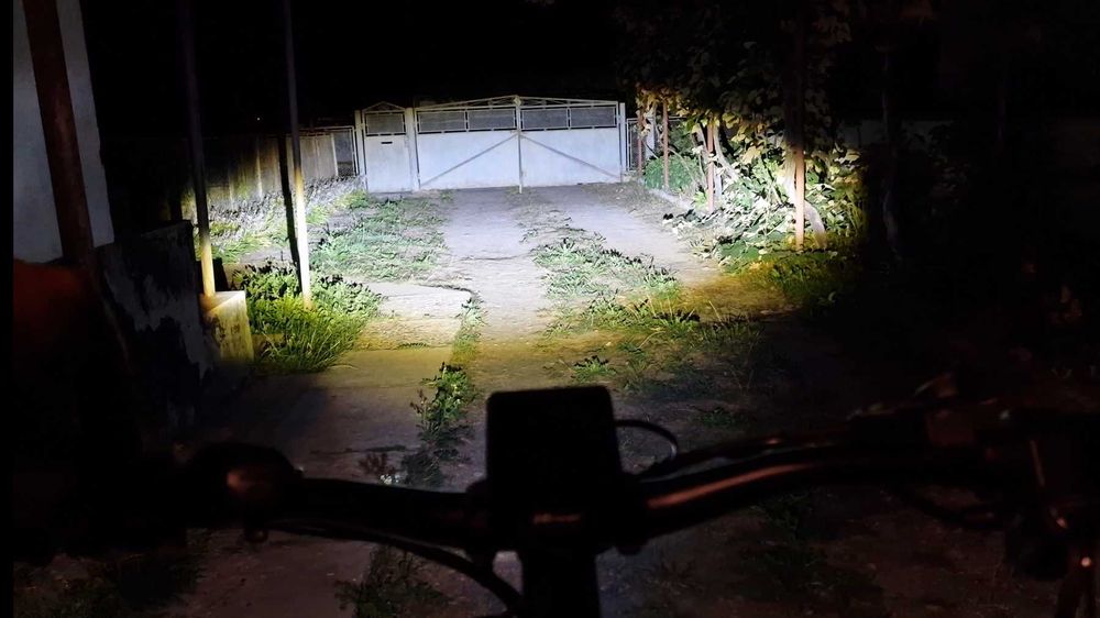 Мощная вело фара на велосипед электровелосипед мотоцикл 12-60 вольт.