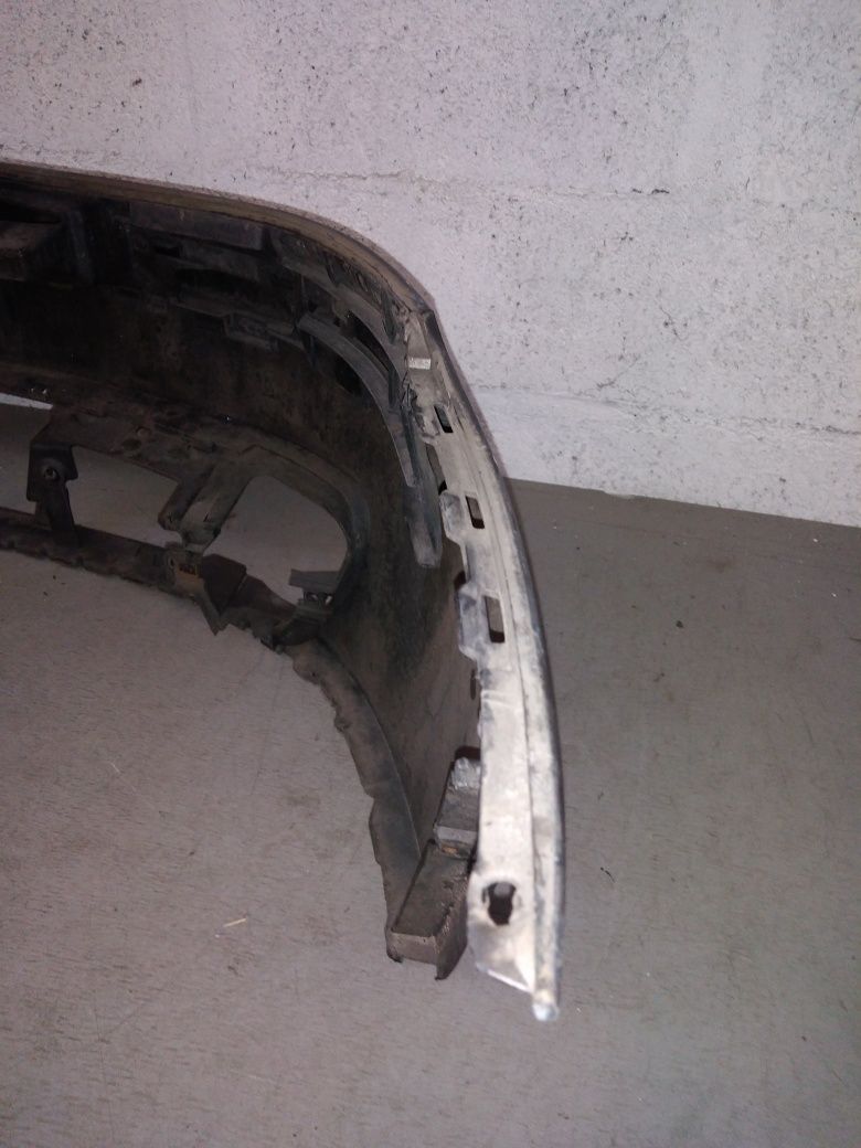 Vendo Para-choque de frente Seat Ibiza 6L ano 2002 /04