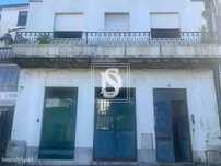 Moradia para Restaurar T4 no centro dos Arcos de Valdevez
