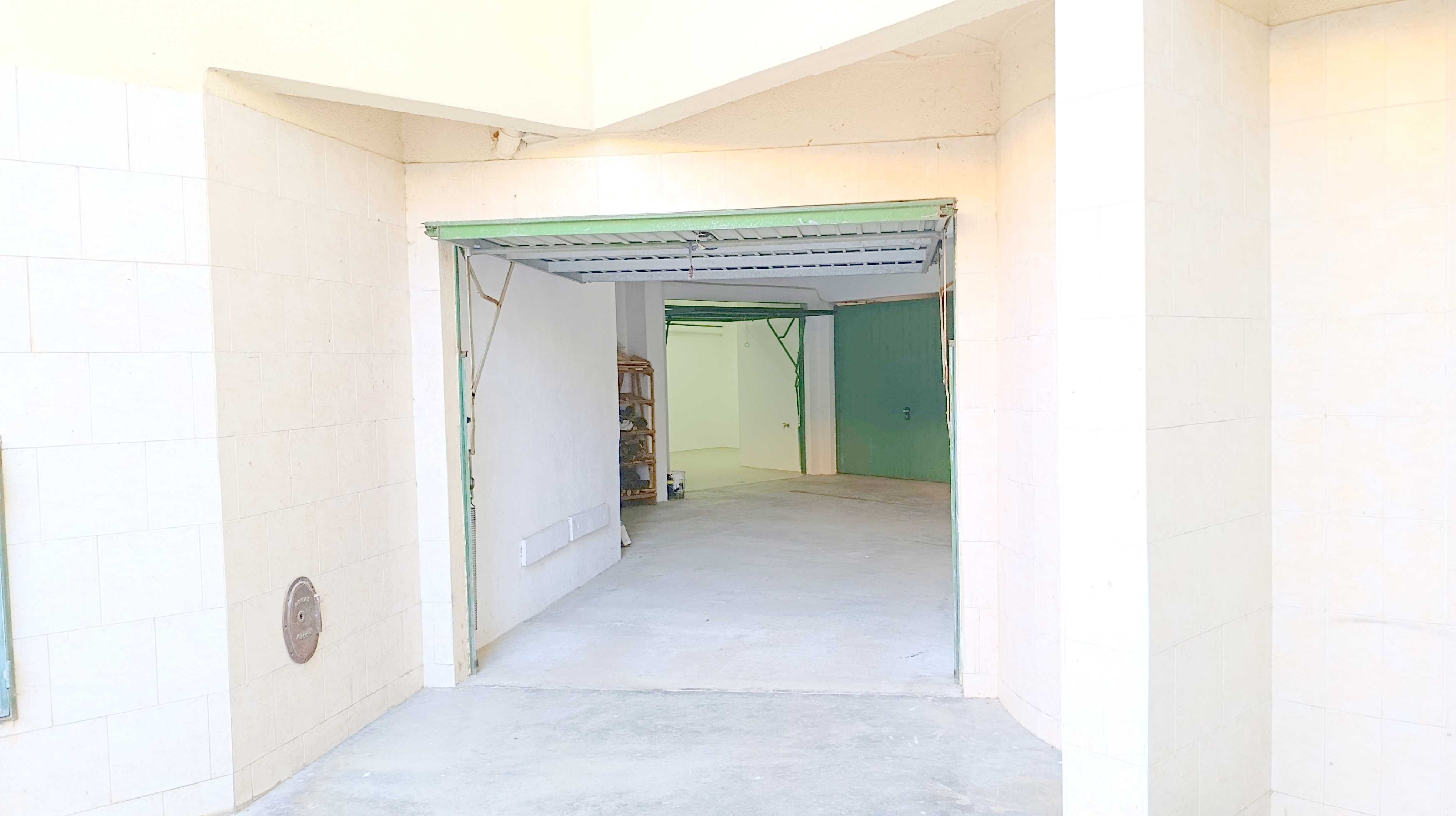 Garagem BOX 20 m2 com luz e água