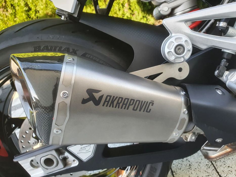 BMW S ŁADNE SALON PL BMW S1000R 22r. 4800km AKRAPOVIC  165kM  + dodatki
