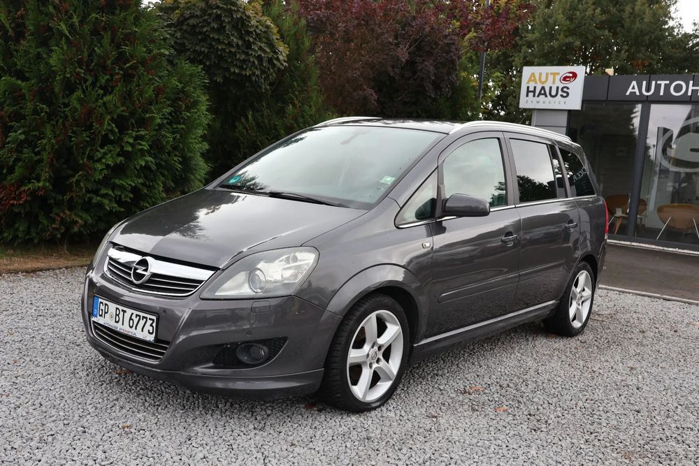 Opel Zafira 7-osobowy, Nawigacja, Multifunkcja, Czujniki parkowania.