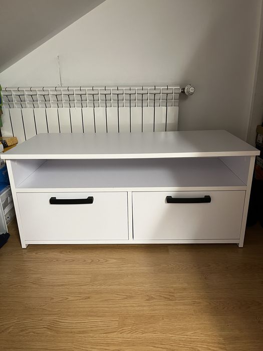 Sprzedam szafkę RTV biała