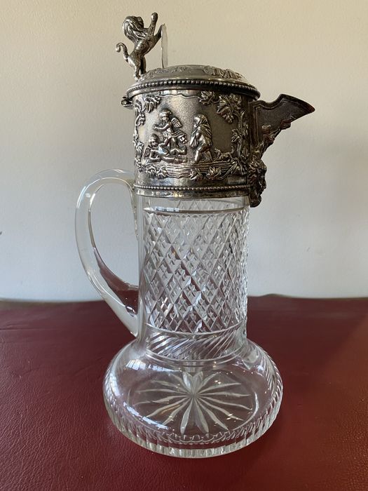 Jarro cristal moldado e lapidado , gargalo em prata portuguesa