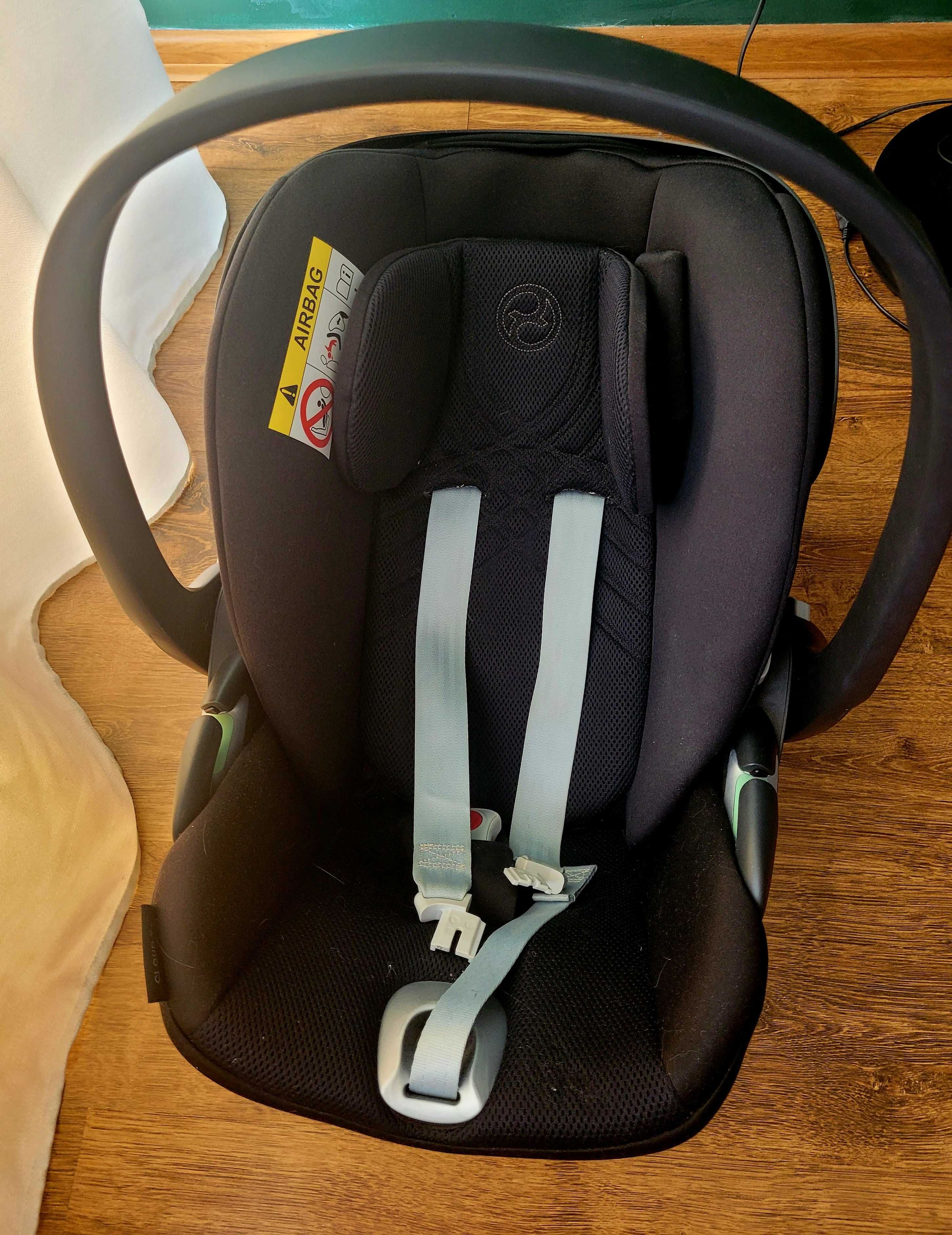 Fotelik Cybex Cloud Z  I-Size Plus Deep Black baza obrotowa