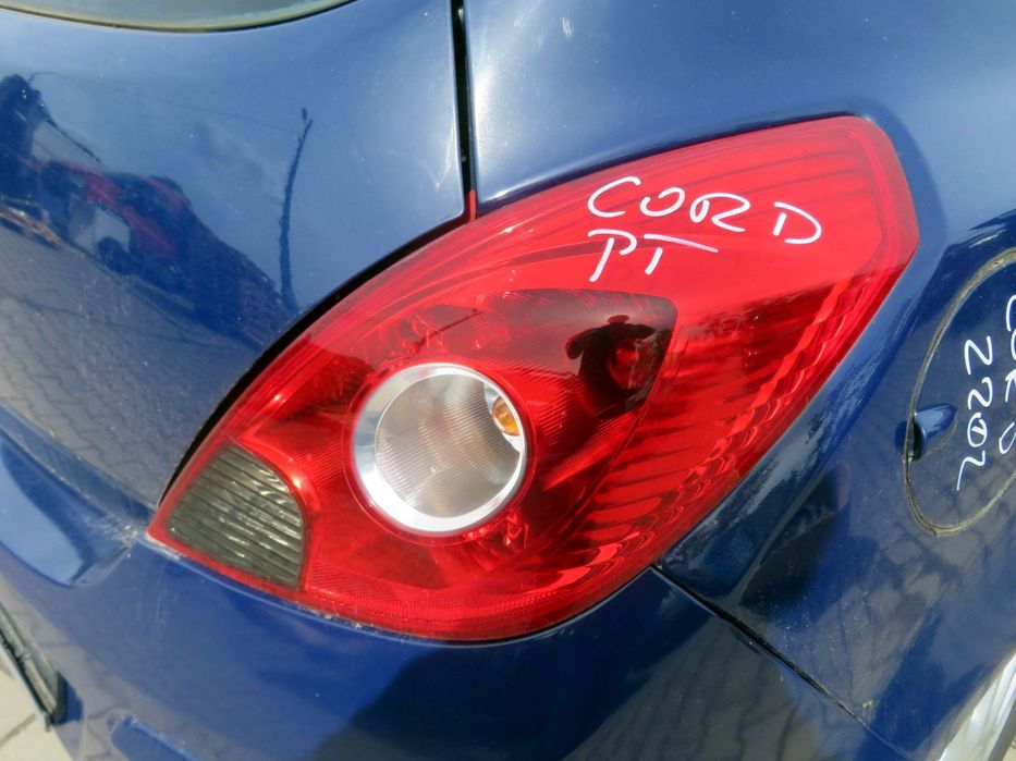 LAMPA TYLNA PRAWA CORSA D IV 3D HB  OPEL 2006-2011