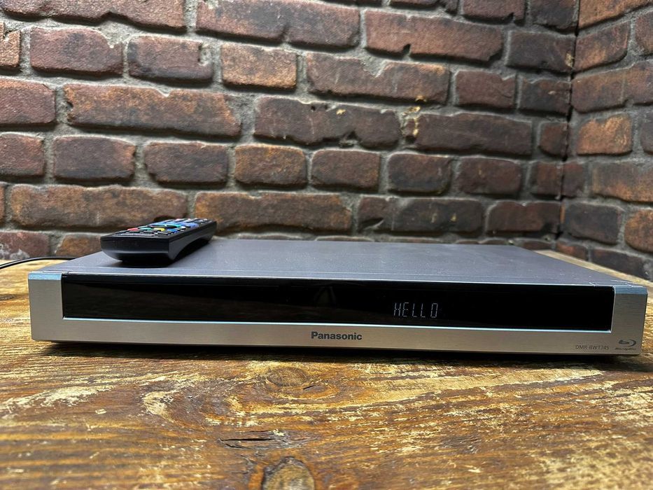 Nagrywarka Panasonic DMR-BWT 745